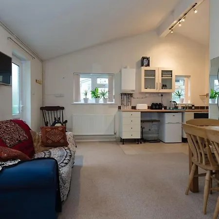 Self-catering Studio, Kitchen, Parking *
