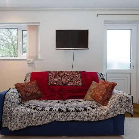 Self-catering Studio, Kitchen, Parking Apartment *