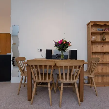 Self-catering Studio, Kitchen, Parking Apartment