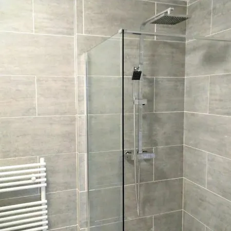 Apartment Self-catering Studio, Kitchen, Parking Bristol