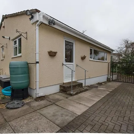 Self-catering Studio, Kitchen, Parking Apartment
